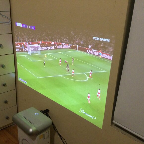 Projector - Picture 3 of 14